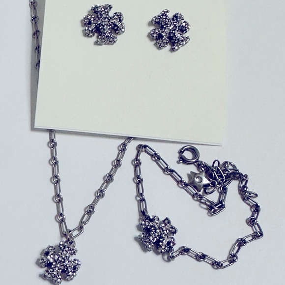 Sold out double sided pave crystal pendant chain necklace - Picture 7 of 7